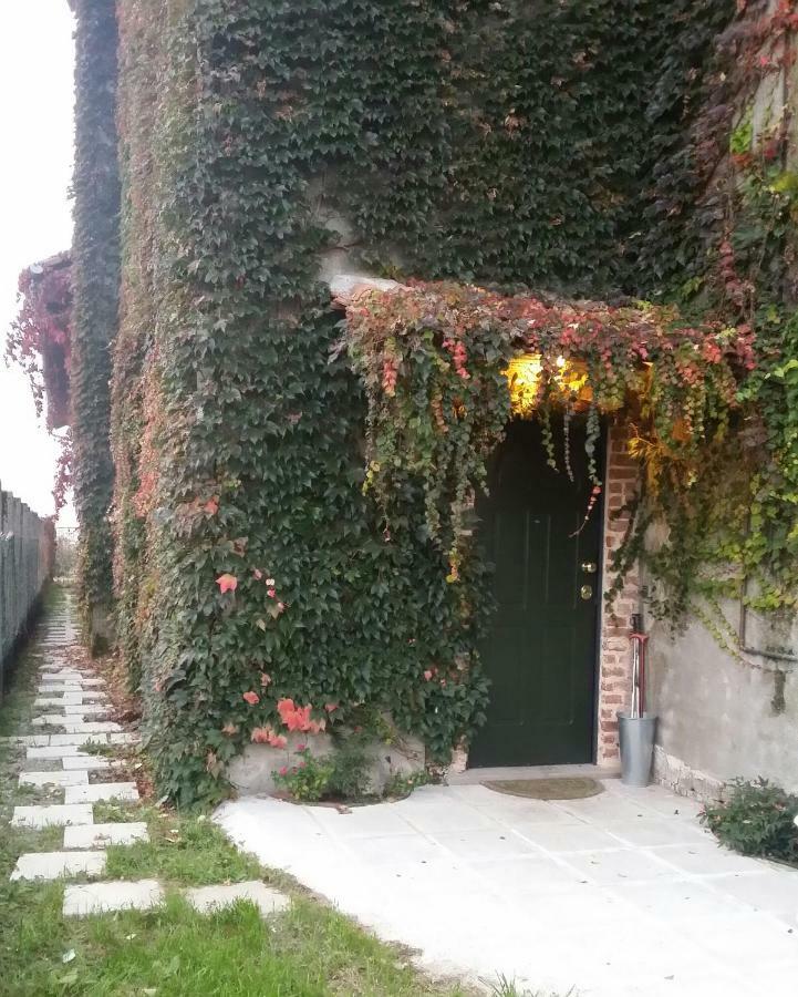 Az.Agr.Cascina Moretta Momo Dış mekan fotoğraf